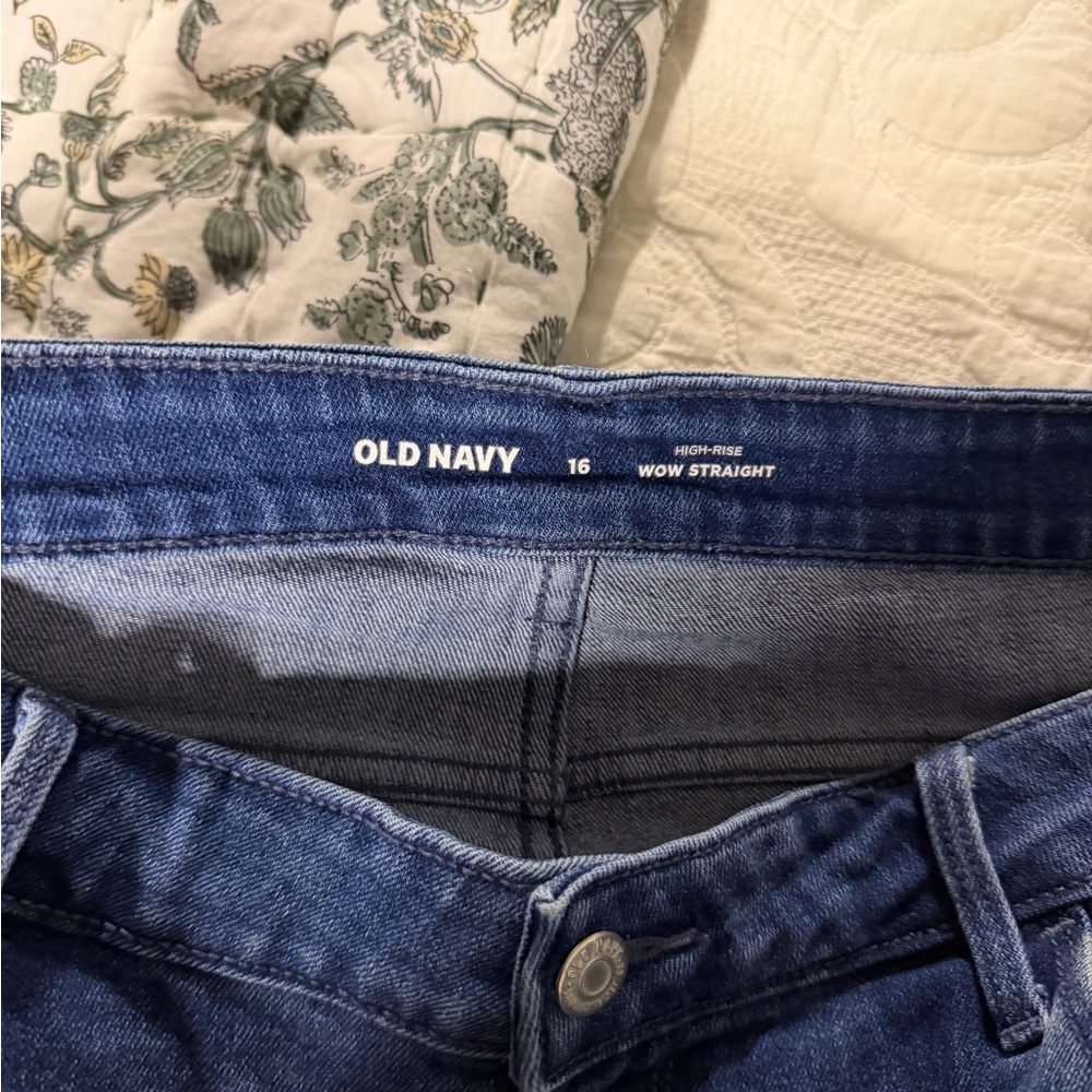 Old Navy Women's Straight Leg Jeans in Deep Blue - Picture 2 of 2